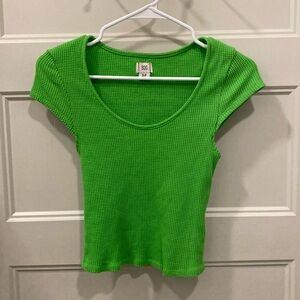 BDG green waffle knot short sleeve shirt, size S.